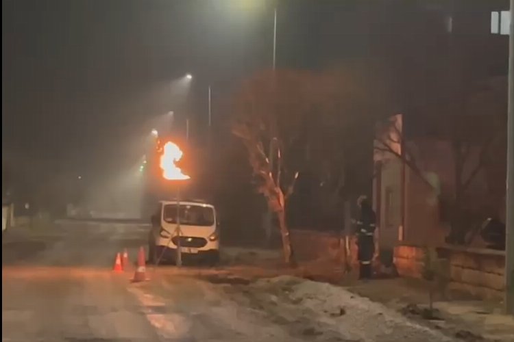 Kayseri'nin iki mahallesinde doğal gaz meşalesi yandı